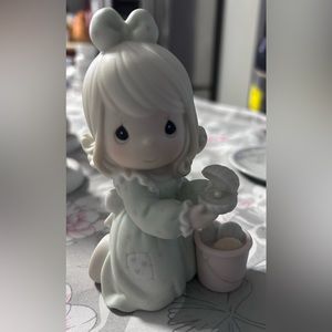 Vintage Precious Moments Figurine “ It is No Secret What God Can Do”
